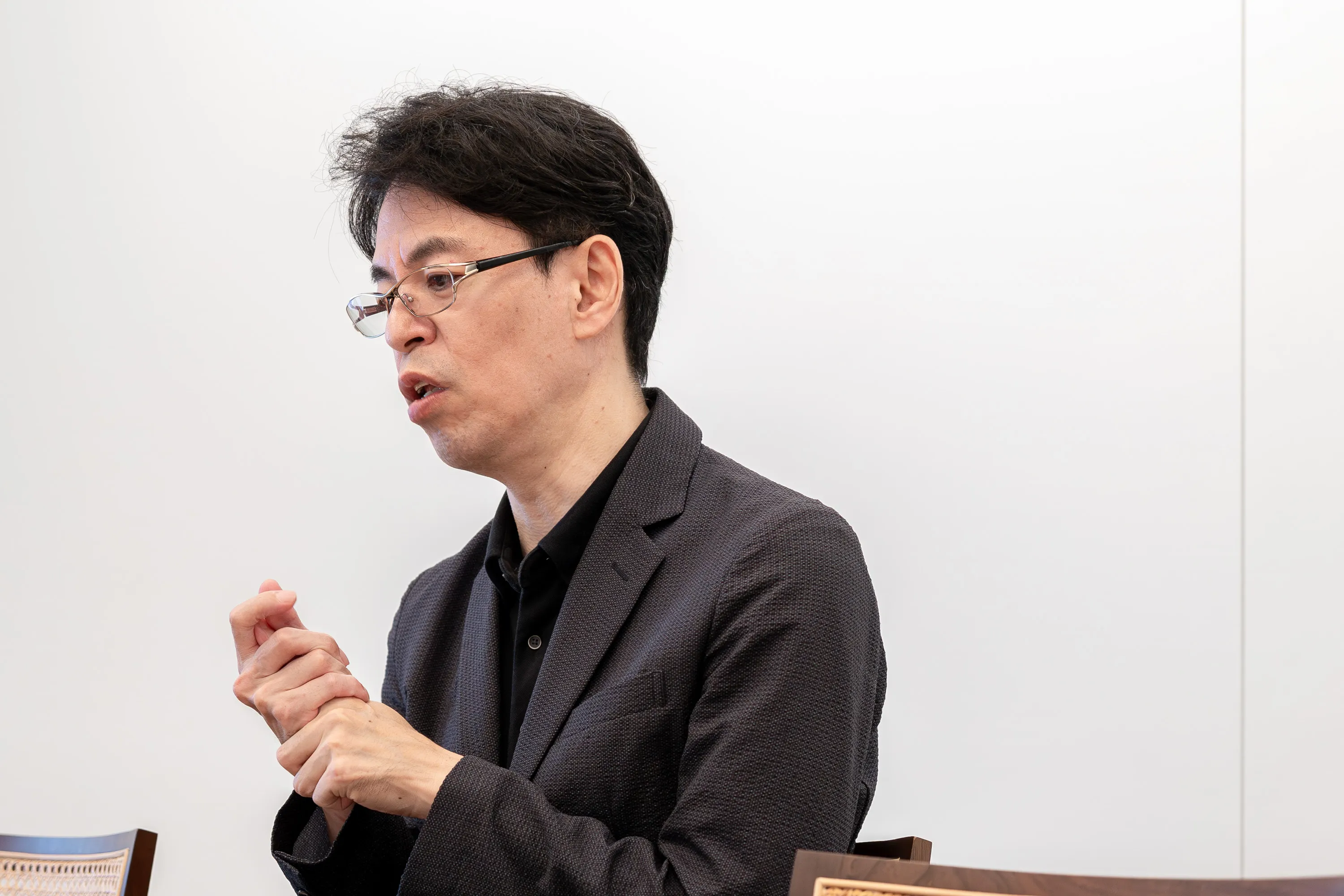監修者の水野崇さんがデモトレードを利用する際のFX口座の選び方を話している様子。リアルレートかバーチャルレートかは確認してほしいとのこと